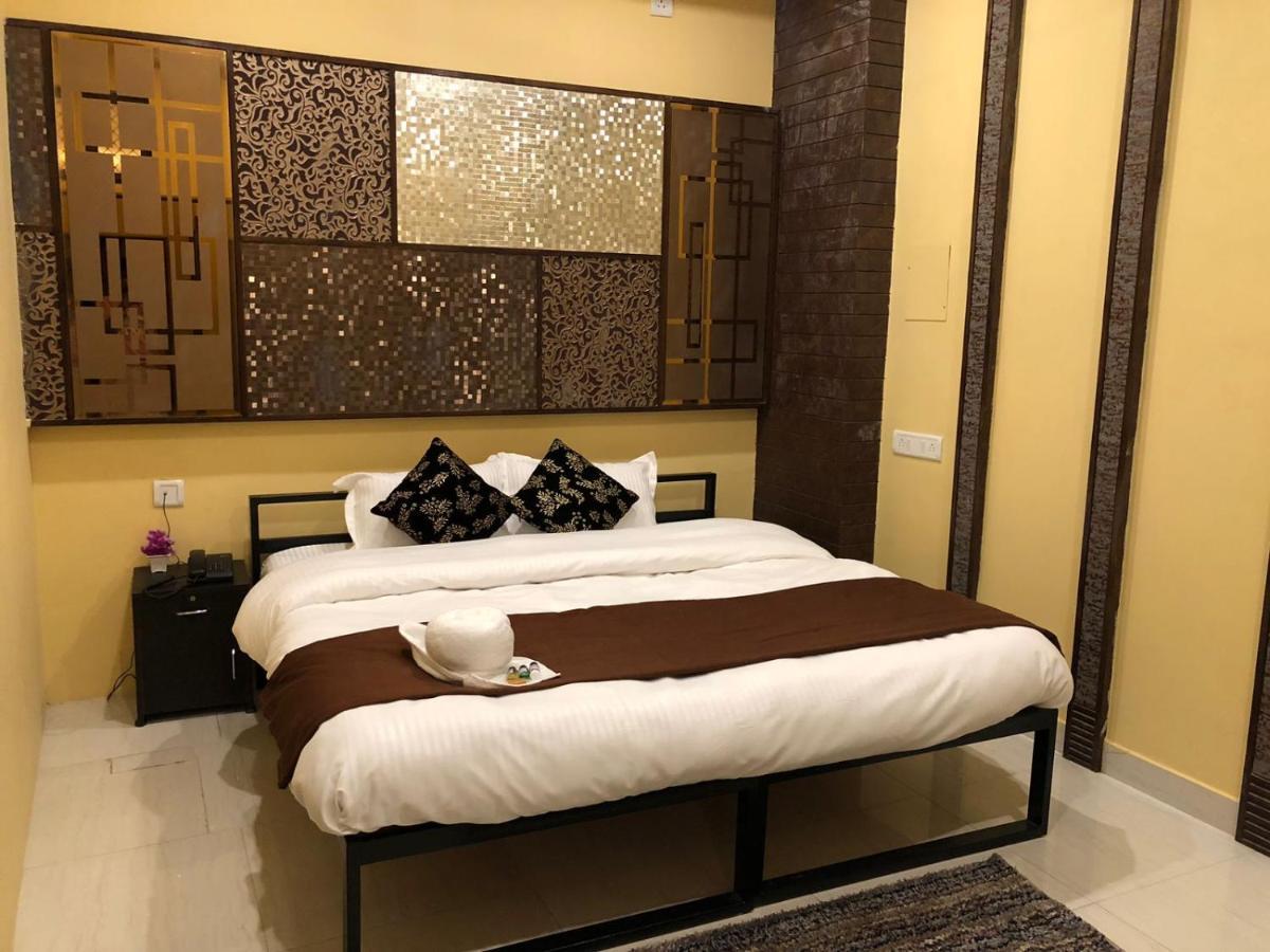 The Madaar House Hotel Varanasi Exterior photo